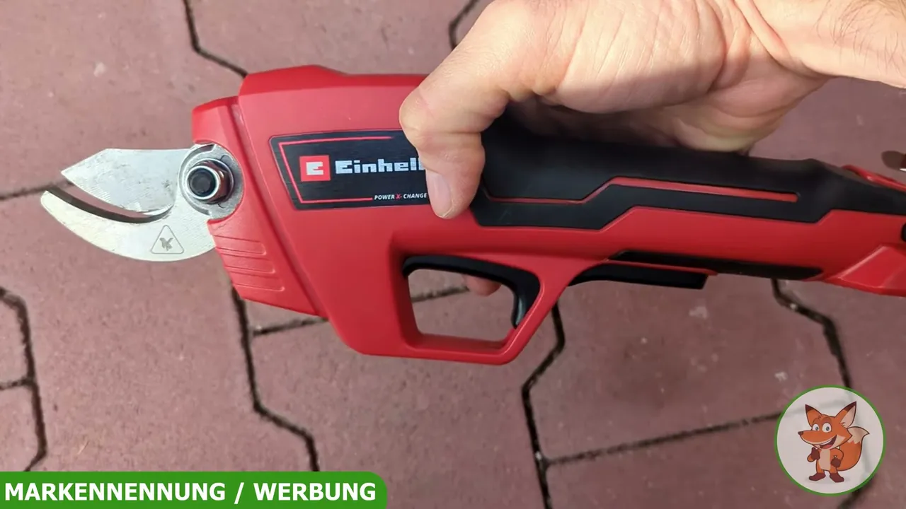 In meinem Test liegt die Schere dank der gelungenen Ergonomie angenehm ausbalanciert und sicher in der Hand.