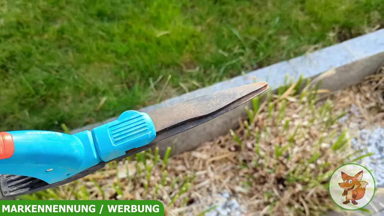 Mir gefällt das Messer mit Wellenschliff, weil es selbst nach eineinhalb Jahren noch sehr scharf bleibt.