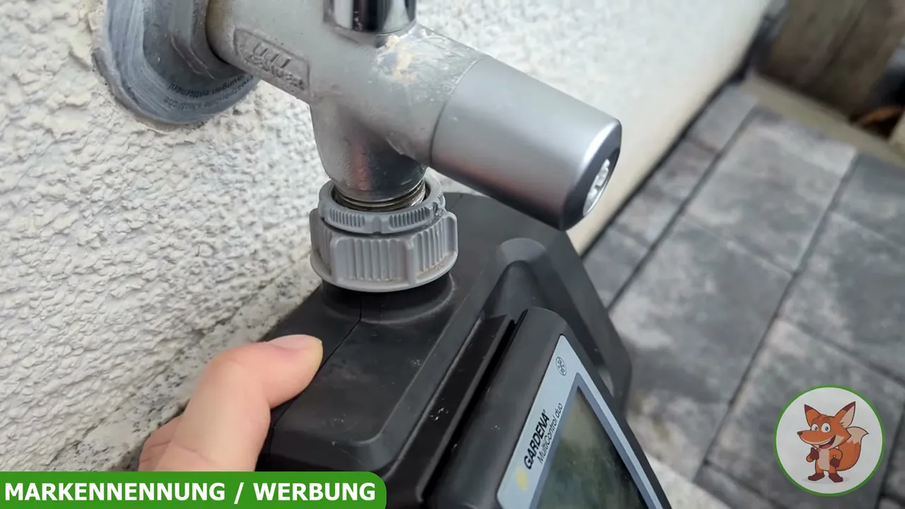 In meinem Test ließ sich das System über das obere Gewinde schnell und absolut dicht am Außenwasserhahn anbringen.