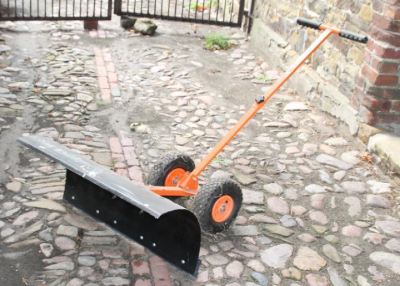 Schneeschieber mit Räder Rollen