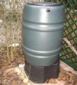 OBI Regentonne mit Sockel - garten-fuchs.org